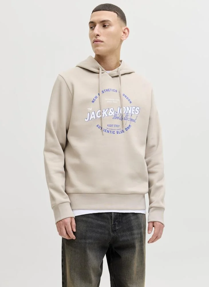 جاك اند جونز هودي بقلنسوة برسومات